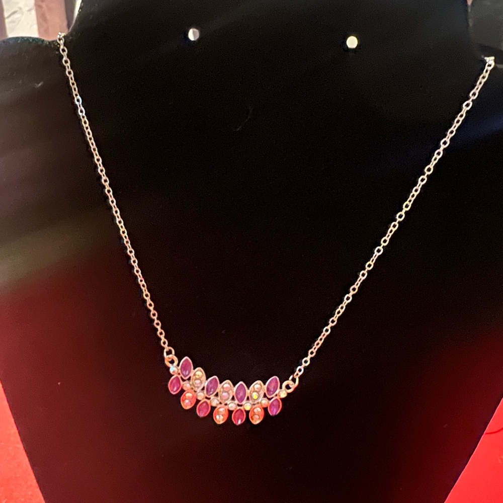 Elegant Pueplr Gemstone Necklace